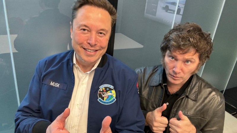 Javier Milei salió a defender a Elon Musk tras las críticas a su gesto